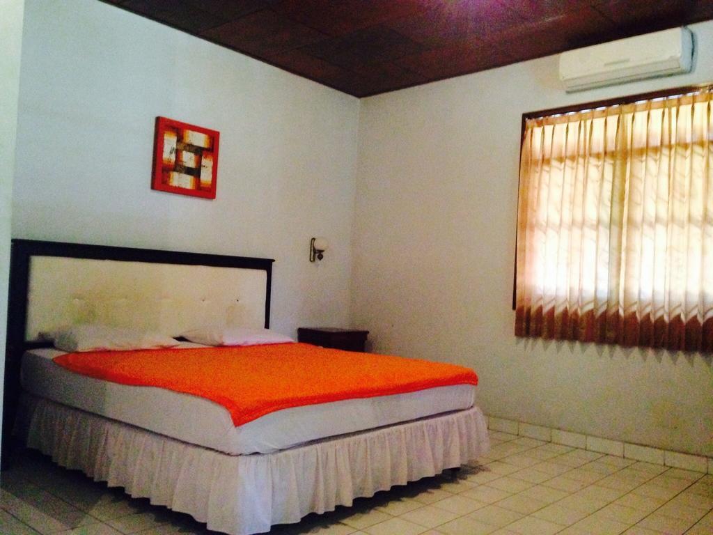 Mekar Jaya Bungalows Kuta Lombok Rum bild